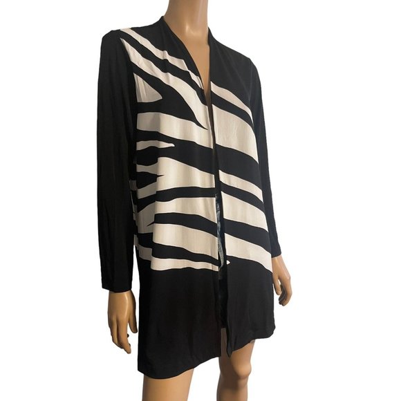 NWT Chico's Womens Knit Kit Zebra Print Optic White Black Jacket - Size 2 12/14 - Picture 3 of 11